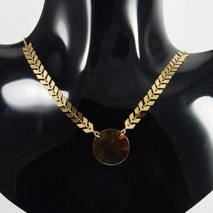 C0432  COLLAR C/DIJE DORADO