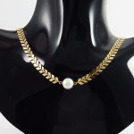 C0434  COLLAR C/DIJE DORADO