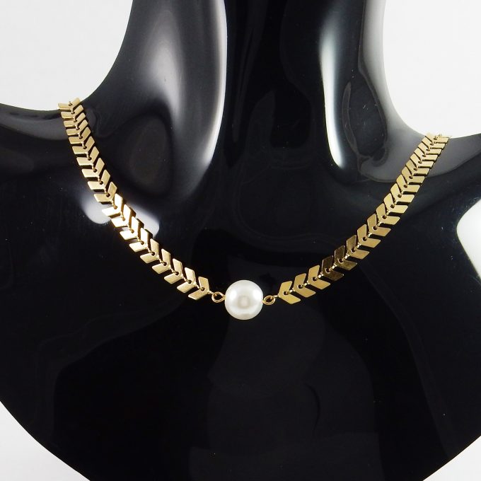 C0434  COLLAR C/DIJE DORADO